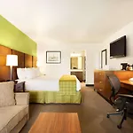 Ramada By Wyndham San Diego North Hotel & Conference Center