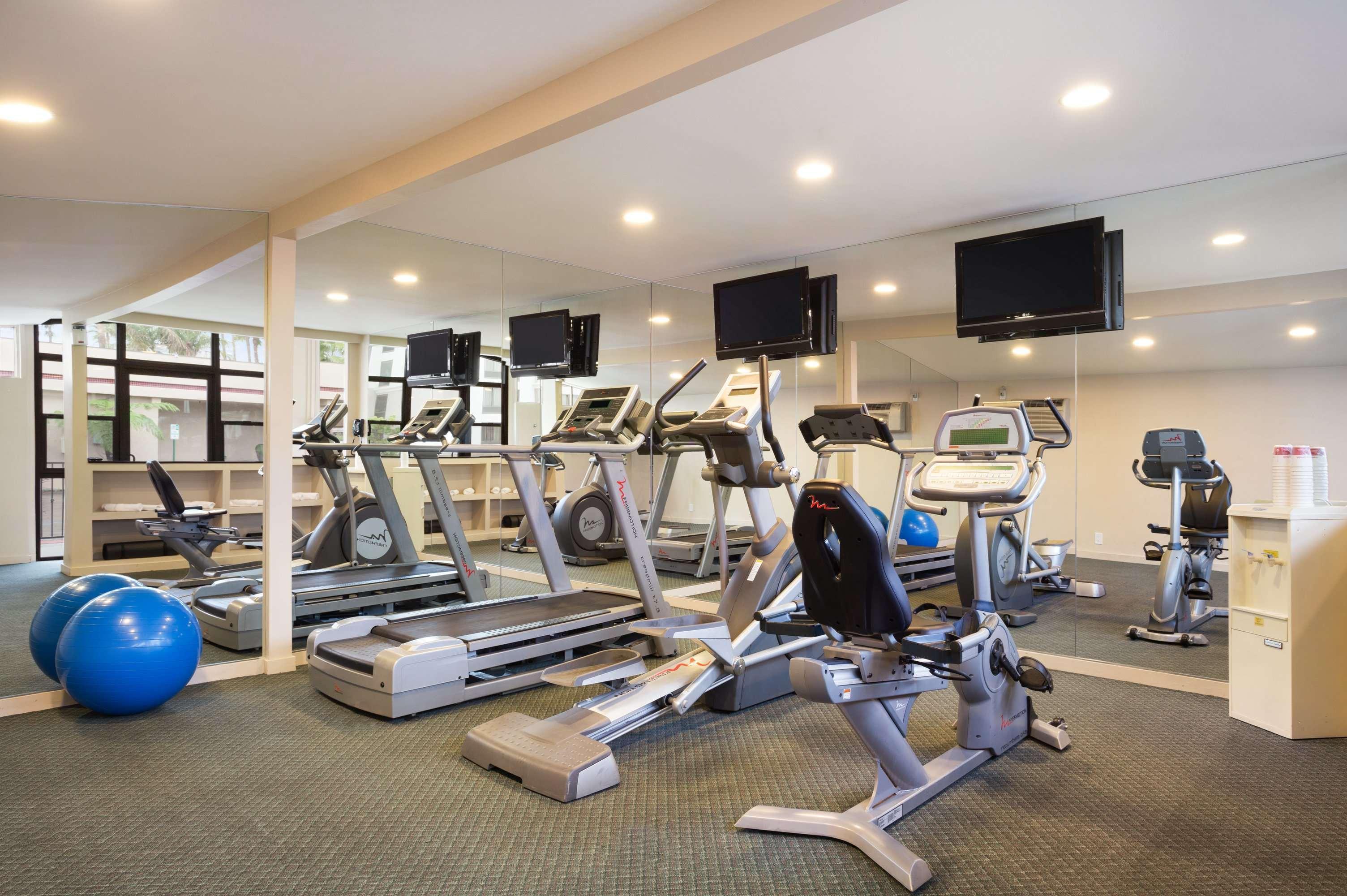 Ramada By Wyndham North & Conference Center 3*